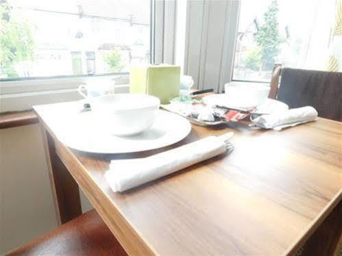 Spencer Inn Apartments 해로우 외부 사진